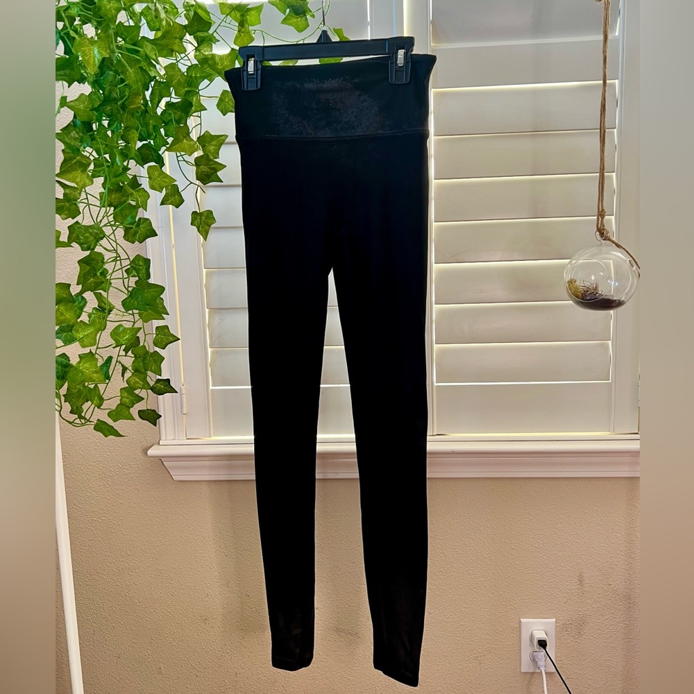 *AS IS* Spanx Liquid Leather Shapewear Black Leggings Small Petite